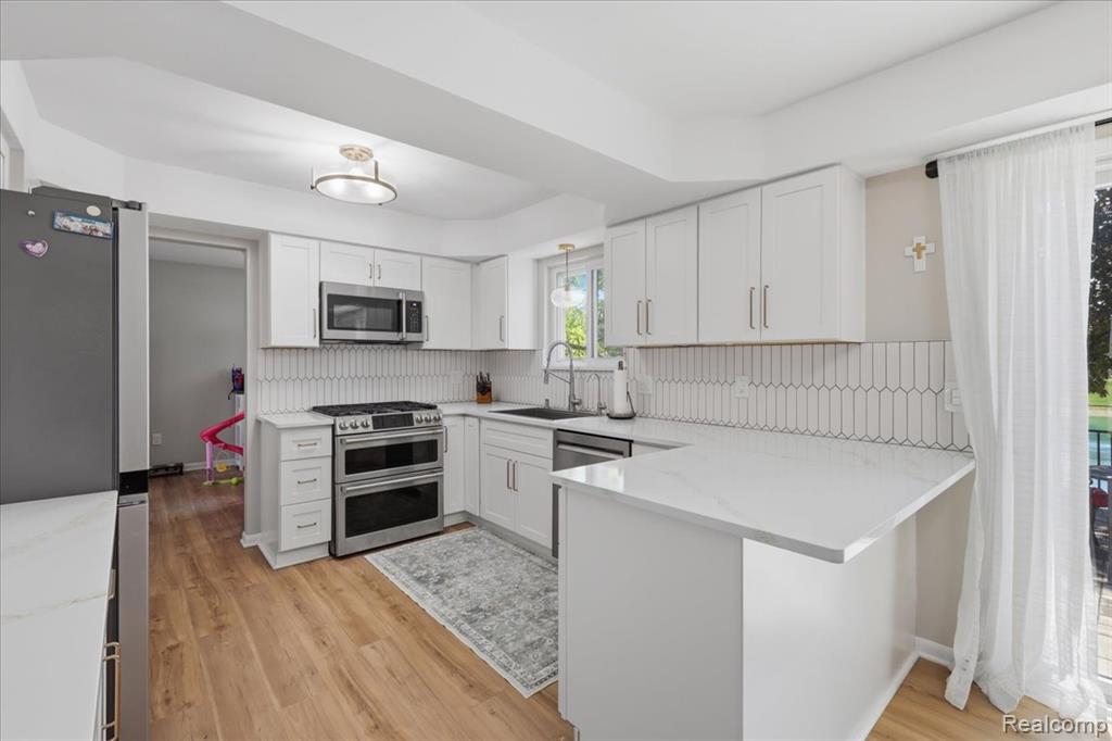 52448 Belle Arbor, Utica, MI 48316 — Photo 10