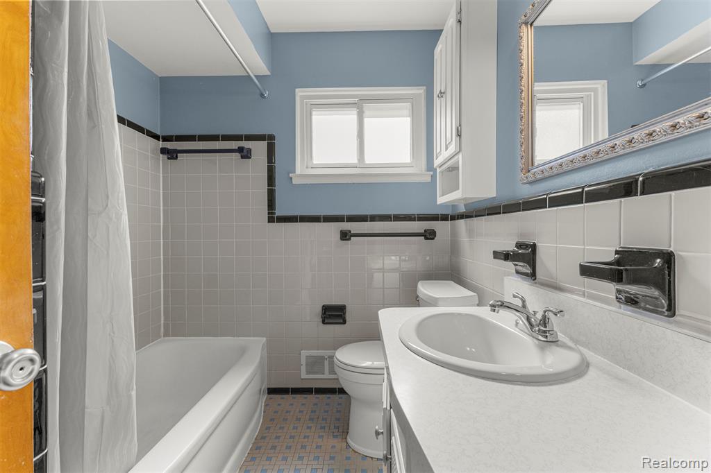 4142 Gertrude Street, Dearborn Heights, MI 48125 — Photo 26