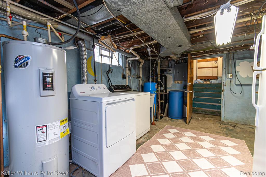 6903 Dandison Boulevard, West Bloomfield, MI 48324 — Photo 46