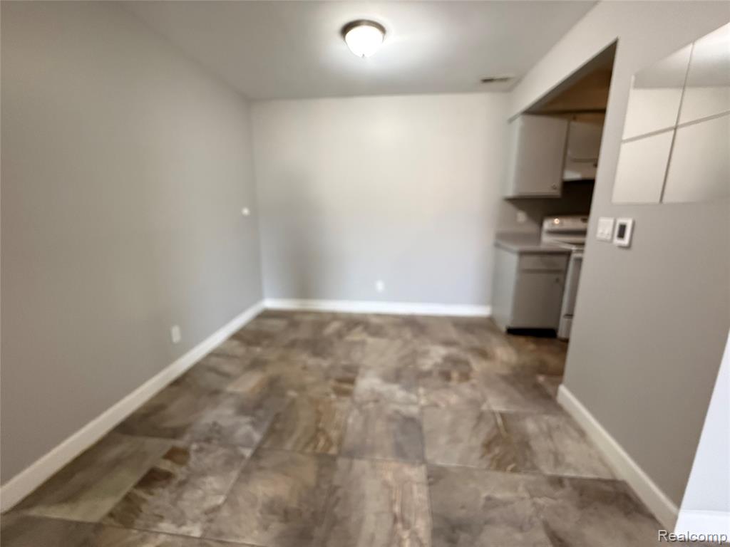 7624 Manor Circle, Westland, MI — Photo 5