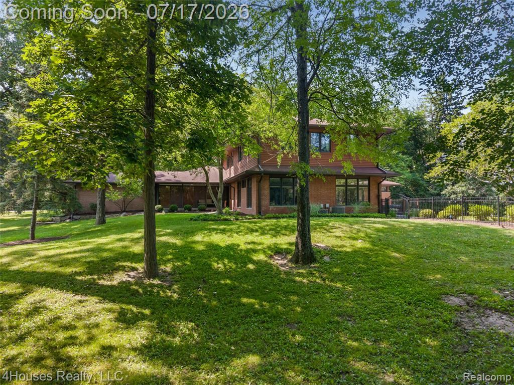 5717 Sussex Drive, Troy, MI 48098 — Photo 56