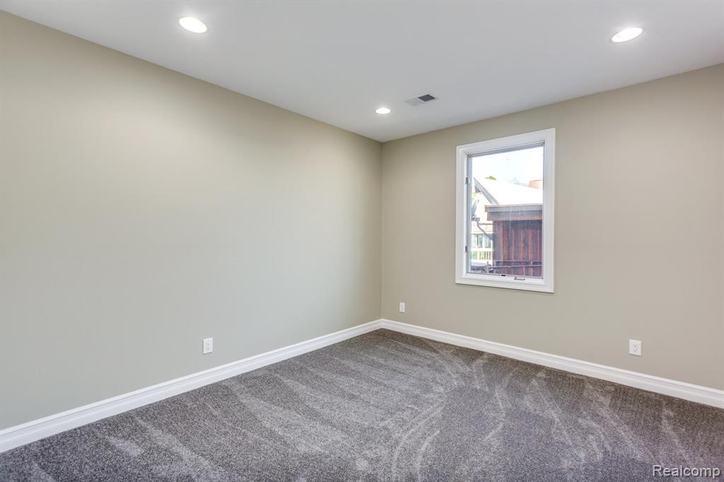 16637 Kings Fairway Lane, Grand Blanc, MI 48439 — Photo 7