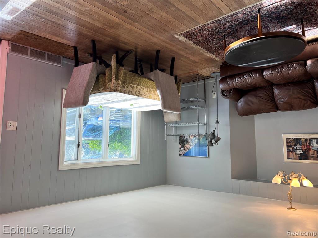 2468 Fernwood, Ann Arbor, MI 48104 — Photo 2