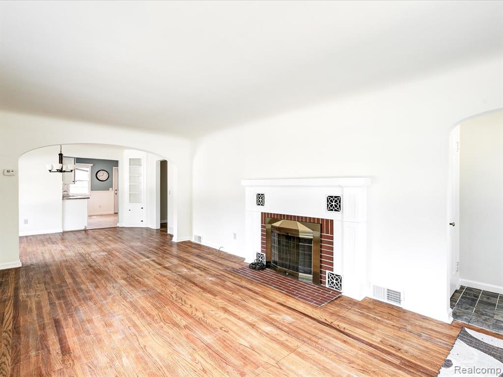 802 Edison Boulevard, Port Huron, MI 48060 — Photo 5