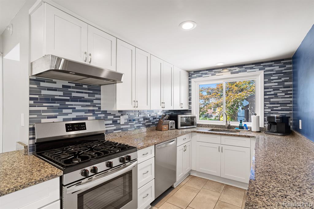 430 S VERNON Street, Dearborn, MI 48124 — Photo 12