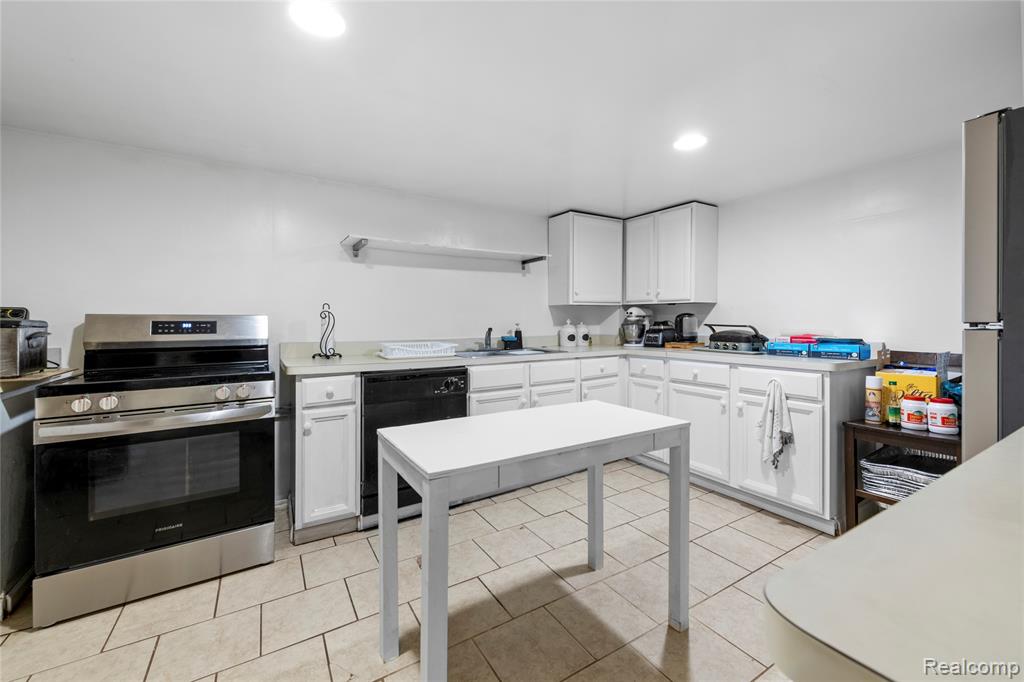 1051 Wellington Court, Canton, MI 48187 — Photo 47