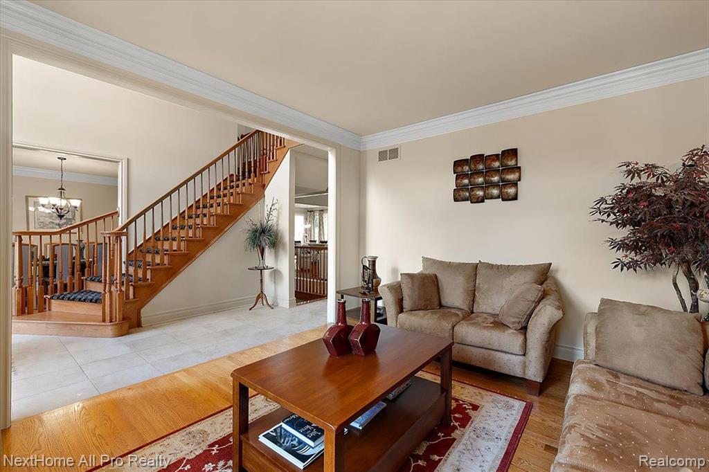 18730 MARBLE HEAD Drive, Northville, MI 48168 — Photo 31