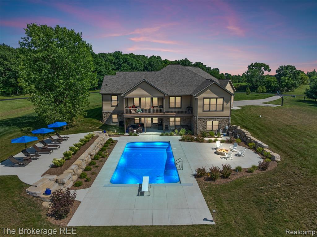 6264 Hidden Forrest, Swartz Creek, MI 48473 — front exterior