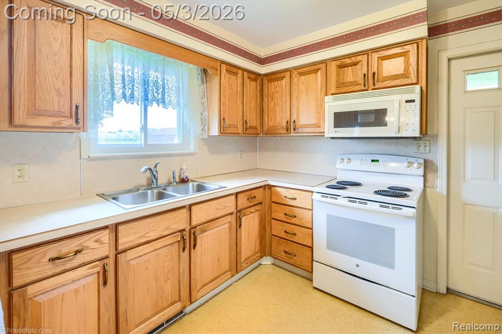 6080 Shattuck Road, Saginaw, MI 48603 — Photo 16