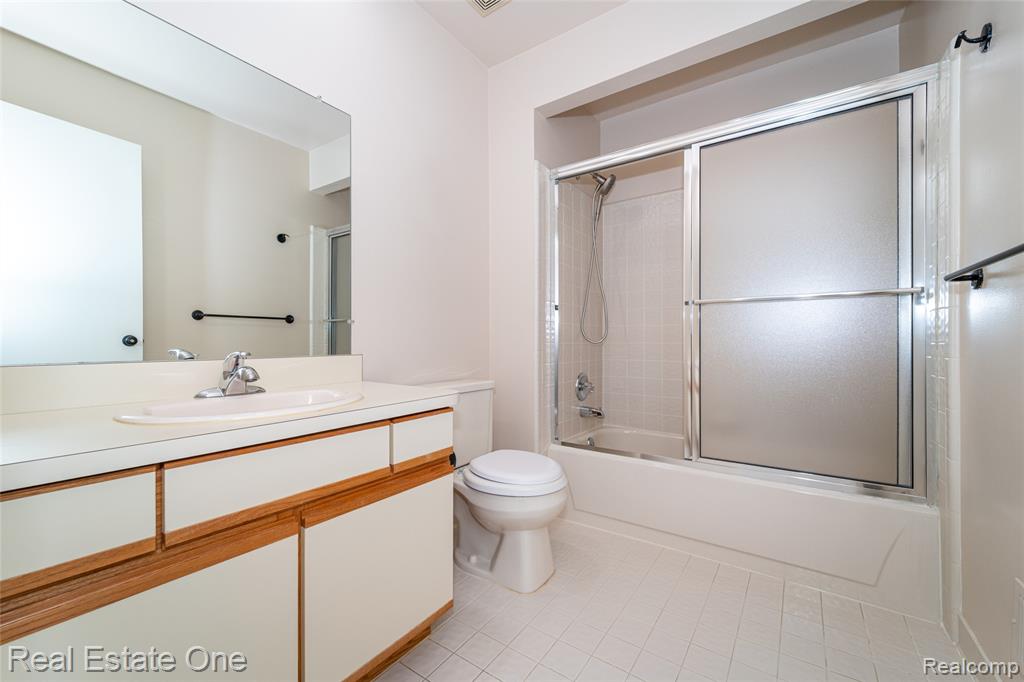 6250 Potomac Circle, West Bloomfield, MI — Photo 29