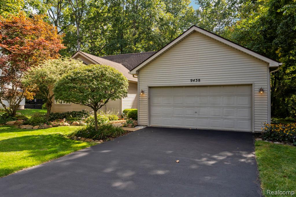 9438 Appleview Court, Brighton, MI 48116 — Photo 42