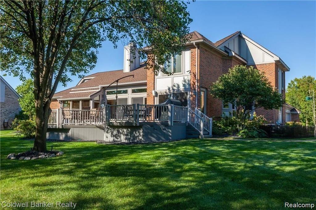 989 ELMSMERE Drive, Northville, MI 48167 — Photo 38