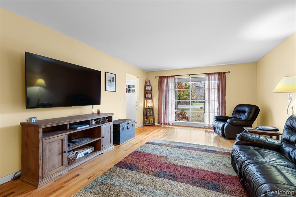 8855 Ferry Road, Grosse Ile, MI 48138 — Photo 5