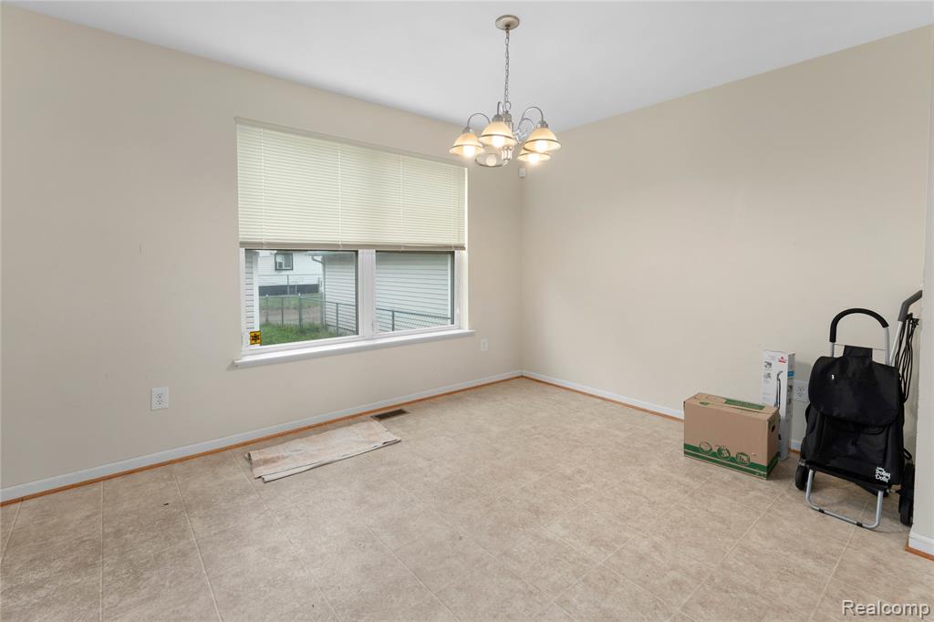 5181 Yemans Street, Hamtramck, MI 48212 — Photo 9