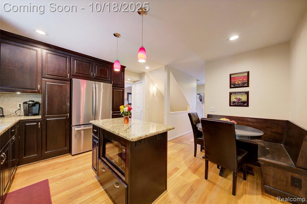 975 S Parkwood Drive, South Lyon, MI 48178 — Photo 32