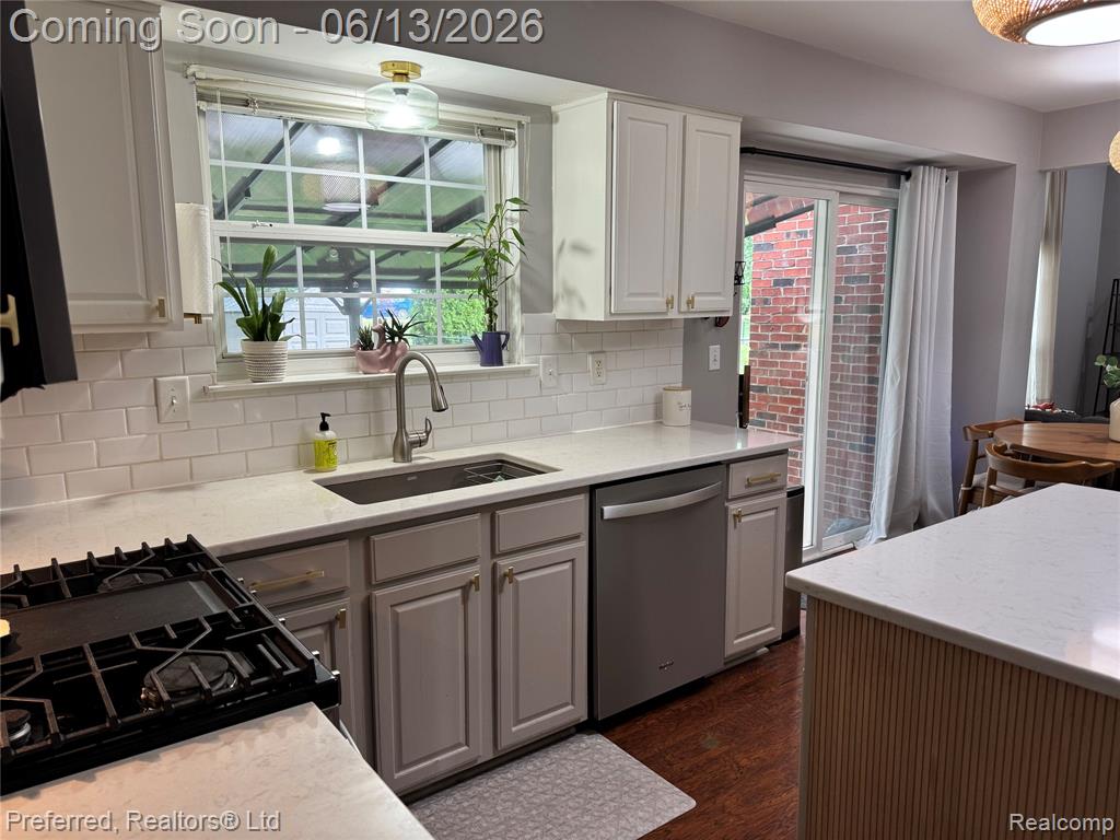 6536 Greenbriar Drive, Van Buren, MI 48111 — Photo 10