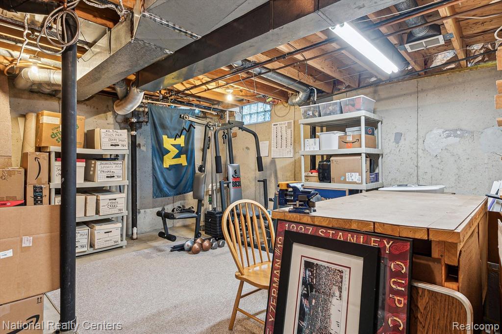 42372 COTSWOLD Court, Northville, MI 48168 — Photo 53