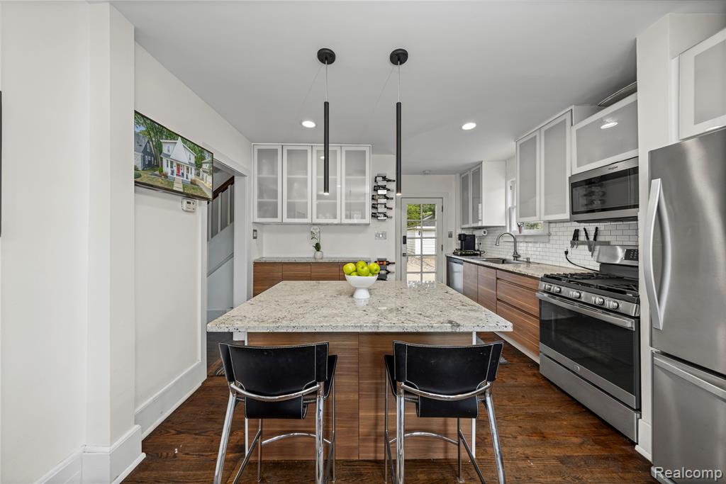 817 Fernwood Road, Royal Oak, MI 48067 — Photo 12