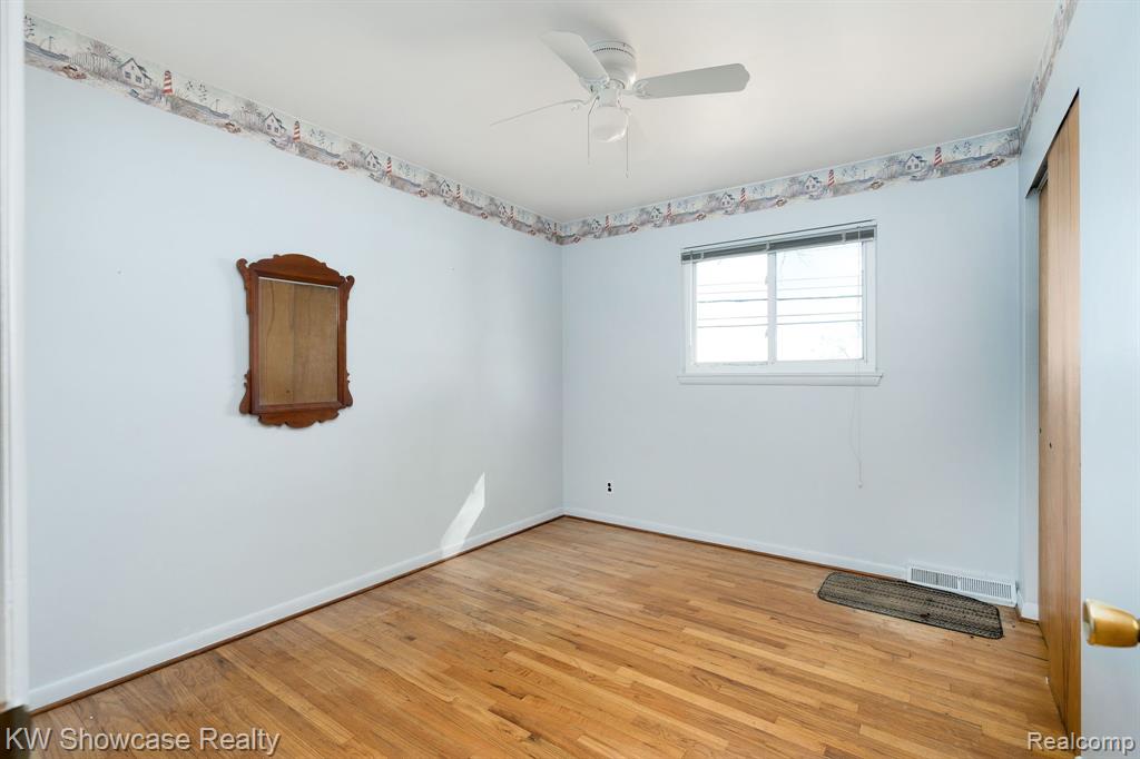 5274 Cooley Lake Road, Waterford, MI 48327 — Photo 41