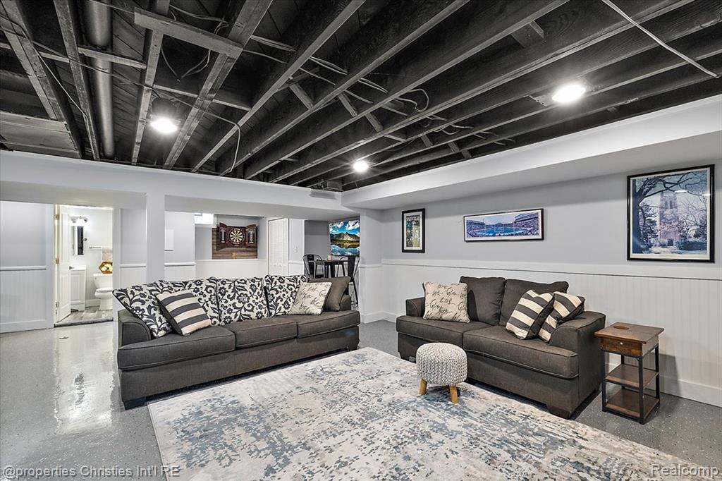 816 W Baker Avenue, Clawson, MI — Photo 40