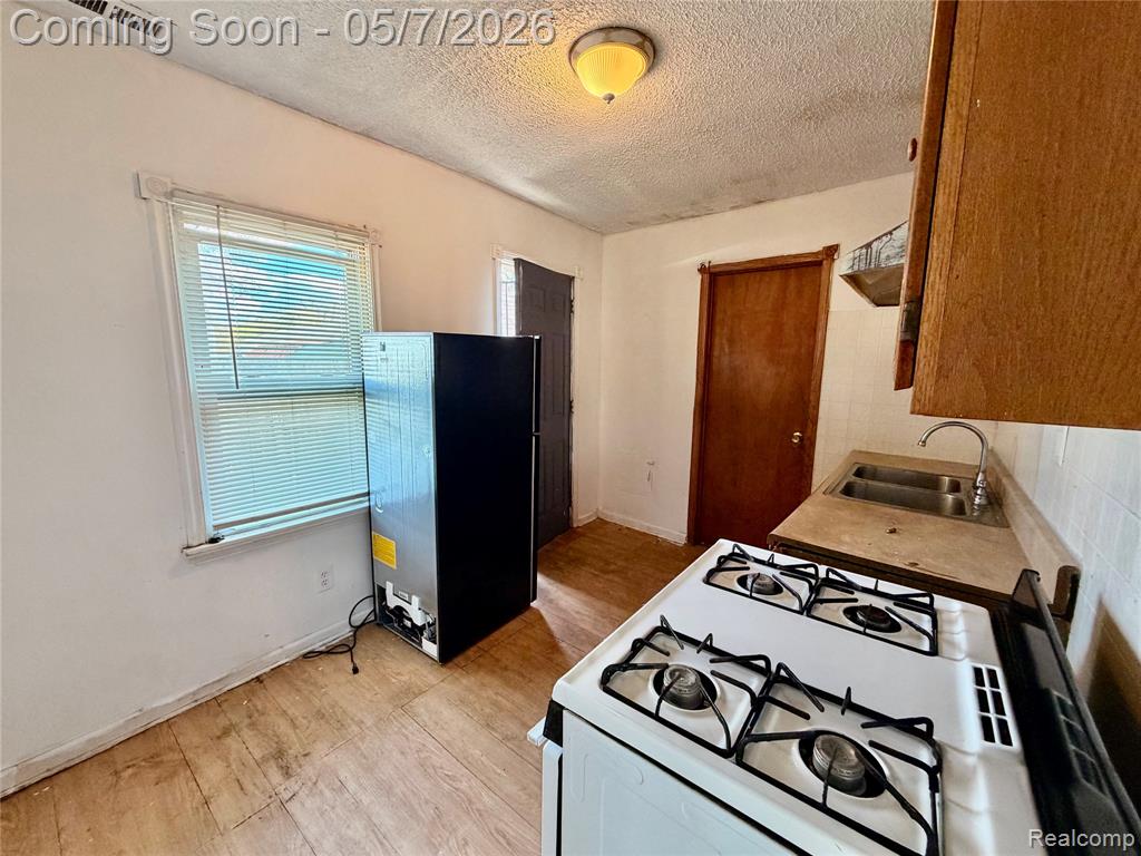 8308 Continental Avenue, Warren, MI 48089 — Photo 4