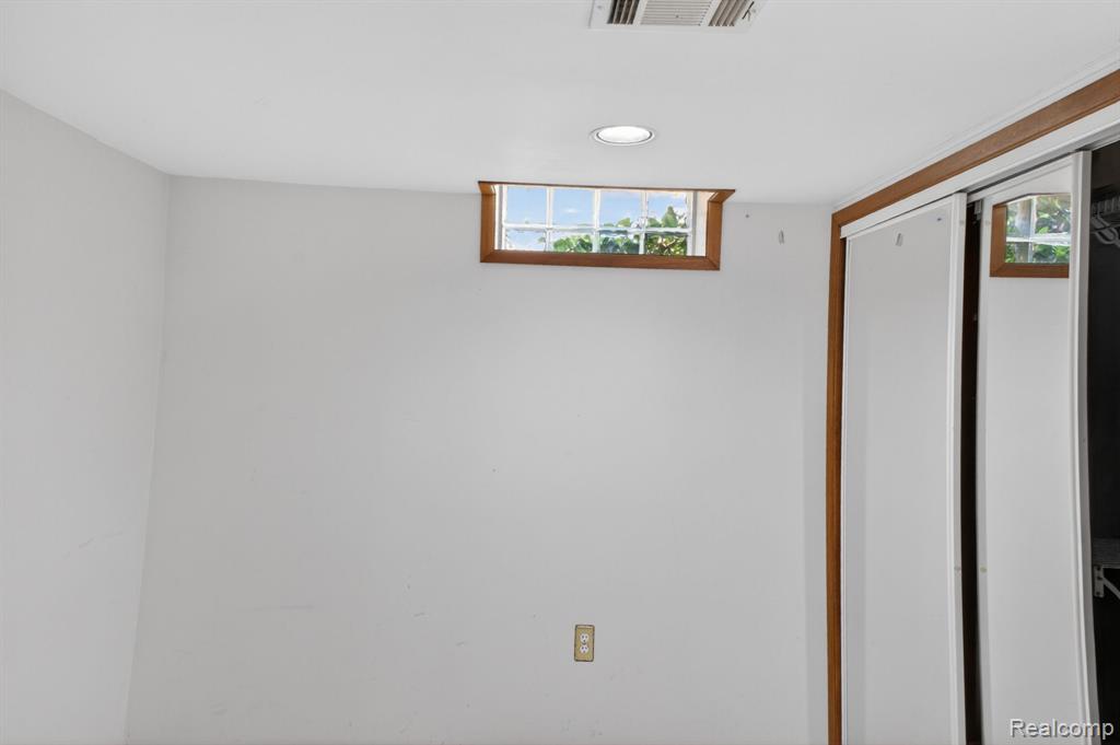 31822 Slumber Lane, Fraser, MI 48026 — Photo 35