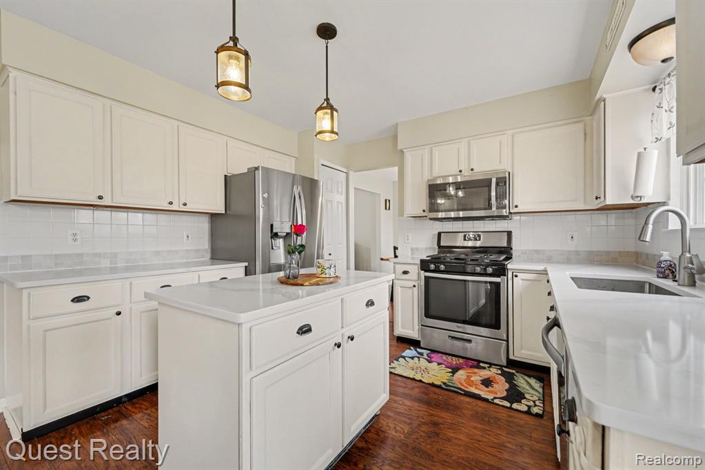 491 River Ridge Drive, Waterford, MI 48327 — Photo 12