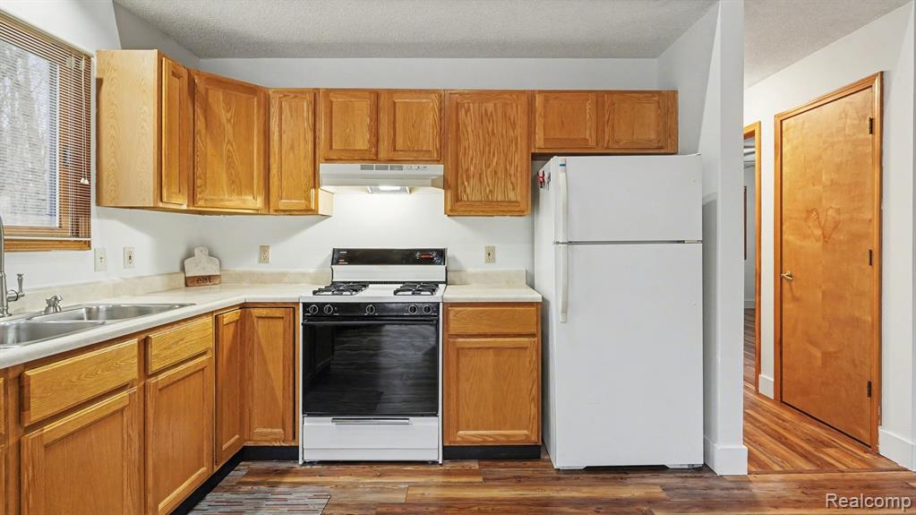 301 W Fike Road, Sanford, MI 48657 — Photo 6