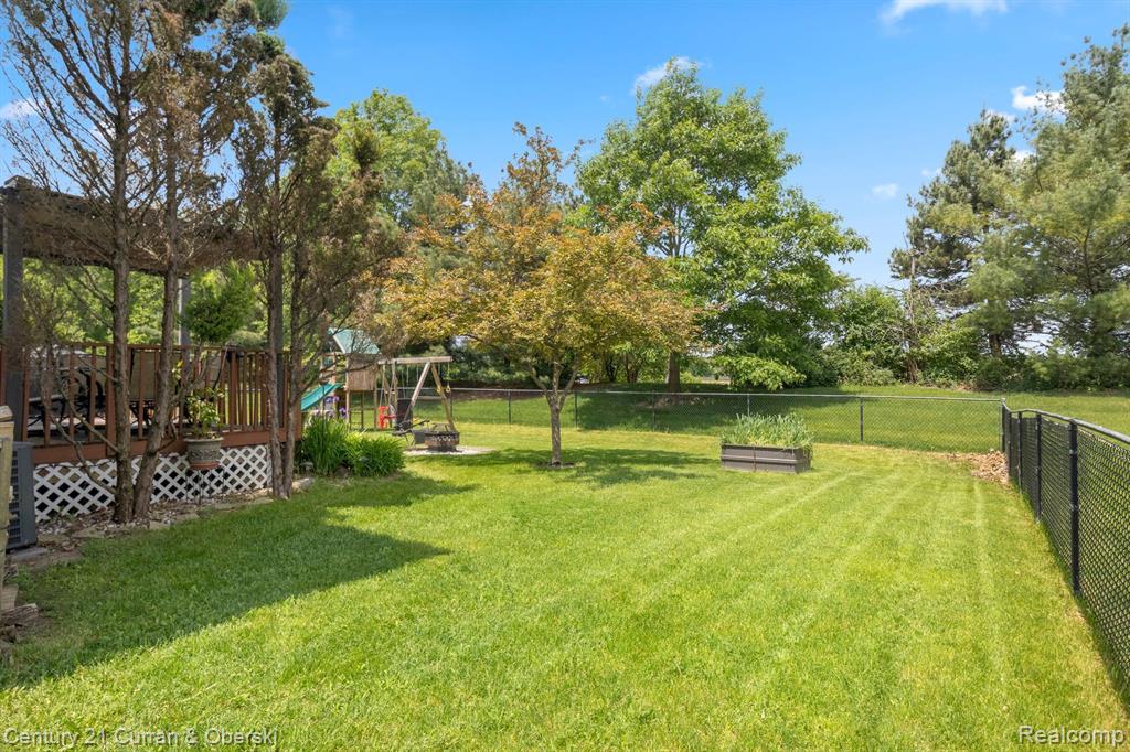 8611 BARRINGTON Drive, Ypsilanti, MI 48198 — Photo 29