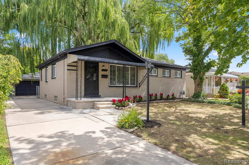 524 E Rose Avenue, Garden City, MI — Photo 3