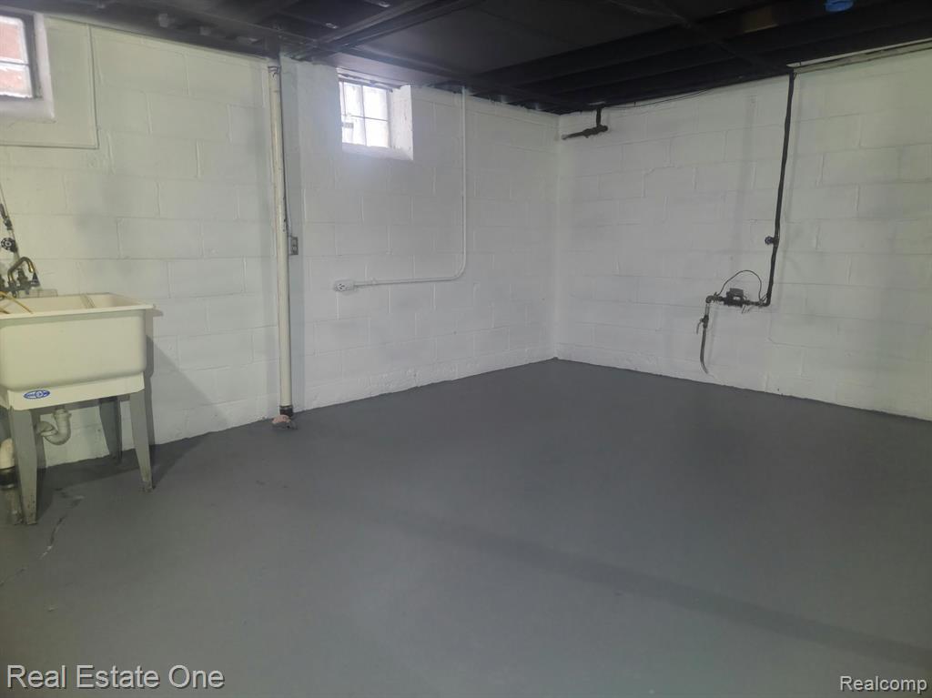 8254 Sussex Street, Detroit, MI 48228 — Photo 32