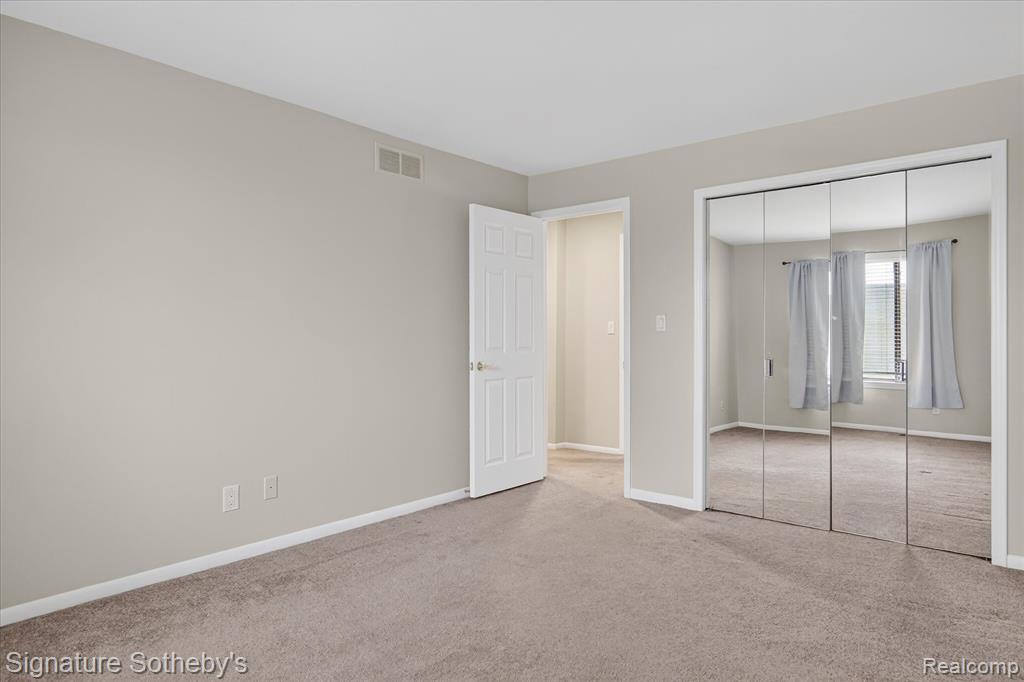 7107 Pebble Park Drive, 163, West Bloomfield, MI — Photo 32
