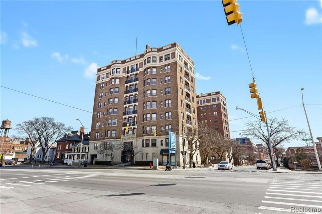 2900 E JEFFERSON Avenue S, 60-B8, Detroit, MI 48207 — Photo 26