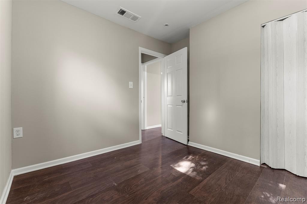 8279 Hugh Street, Westland, MI — Photo 19