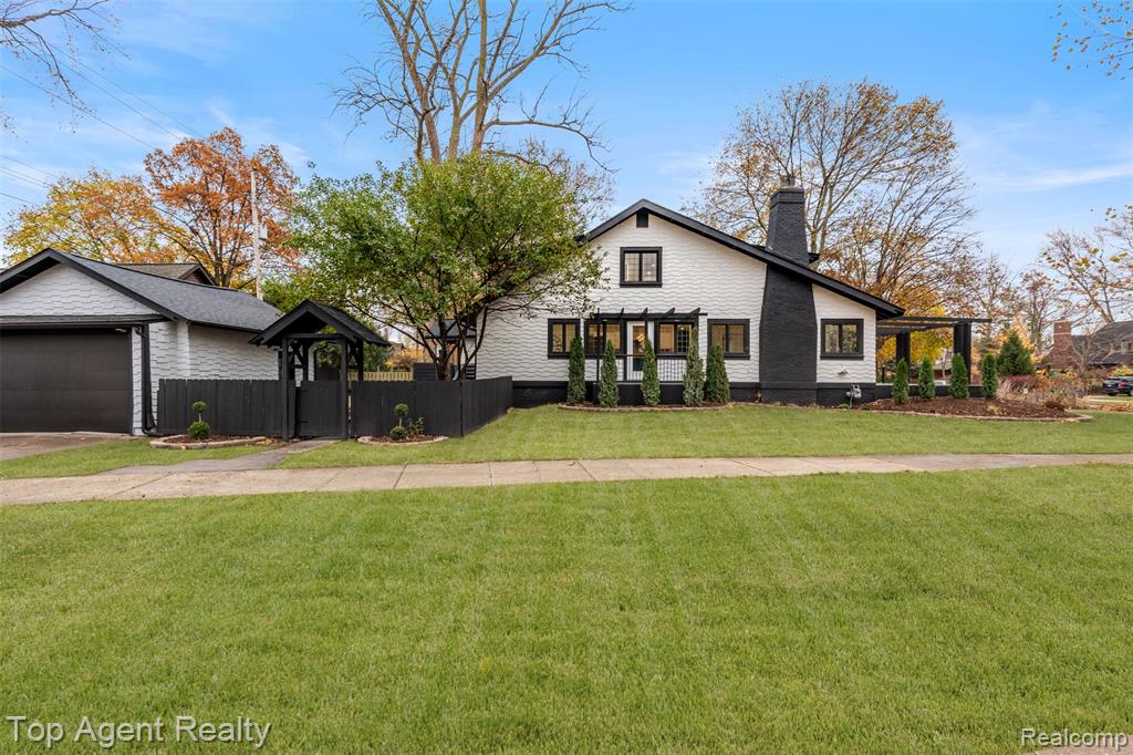 784 Barrington Road, Grosse Pointe Park, MI 48230 — Photo 47