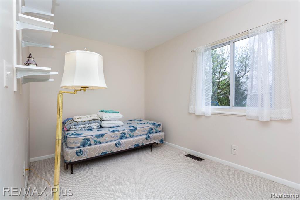 642 TURRILL Avenue, Lapeer, MI 48446 — Photo 15