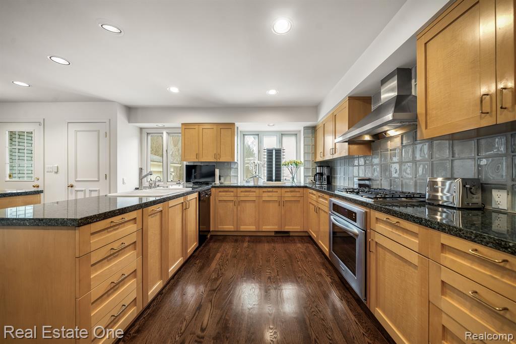 8519 HENDRIE Boulevard, Huntington Woods, MI — Photo 27