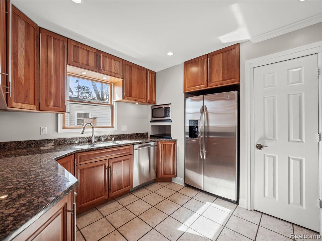411 WILCOX Street, Rochester, MI 48307 — Photo 14