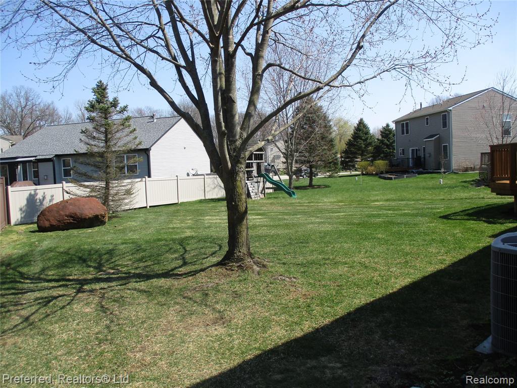 9153 Lakewood Drive, Whitmore Lake, MI 48189 — Photo 23