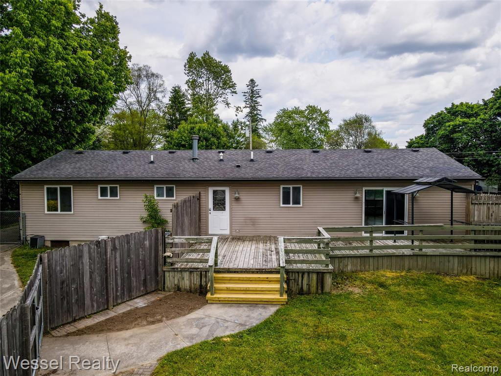 47437 BETTY Street, Shelby Twp, MI 48317 — Photo 22