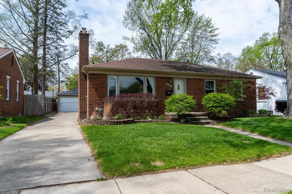 9611 ROSELAND Street, Livonia, MI 48150 — Photo 27