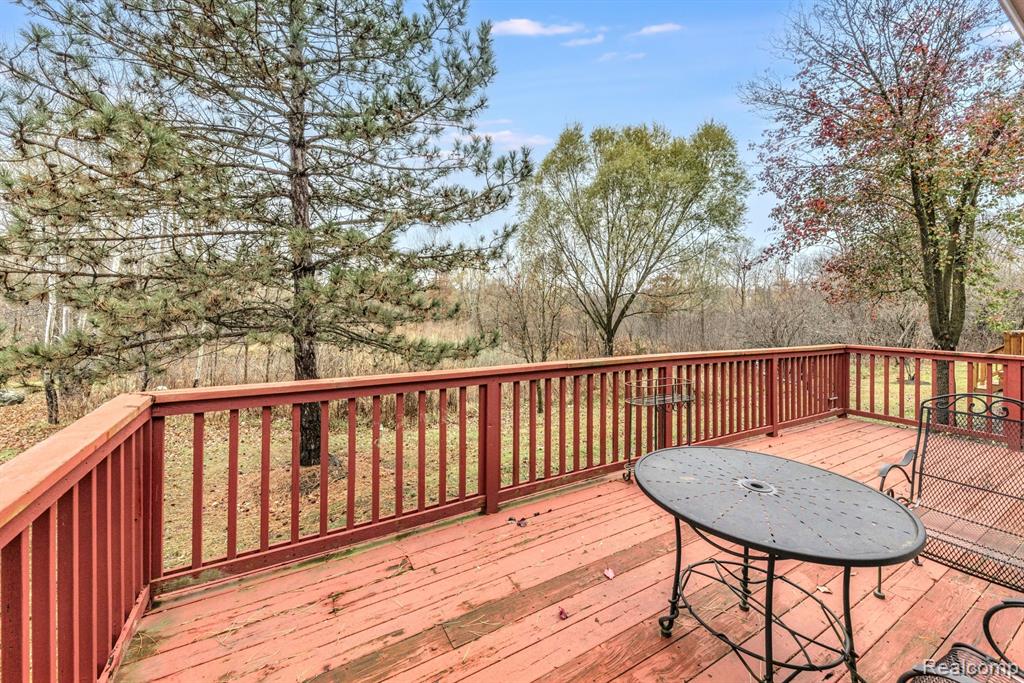 7246 Gateway Drive, West Bloomfield, MI — Photo 8