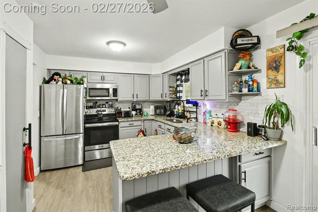 845 Crescent Lake Road, Waterford, MI 48327 — Photo 10