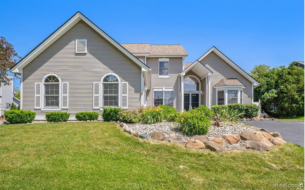 16073 Silverwood Drive, Fenton, MI 48430