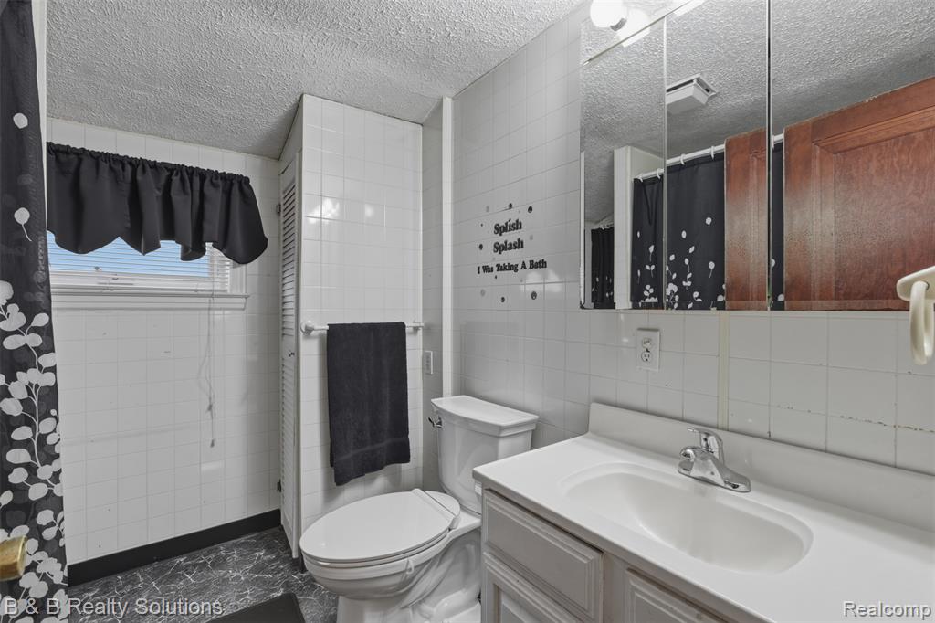 23644 E Main Street, Armada, MI — Photo 16