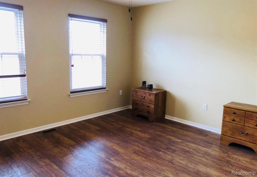 701 CHERRY ORCHARD Road, Canton, MI 48188 — Photo 9