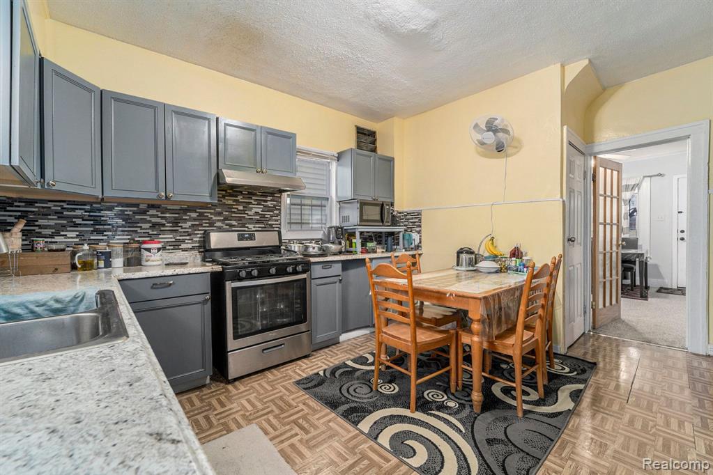 4568 CHARLES Street, Hamtramck, MI 48212 — Photo 10