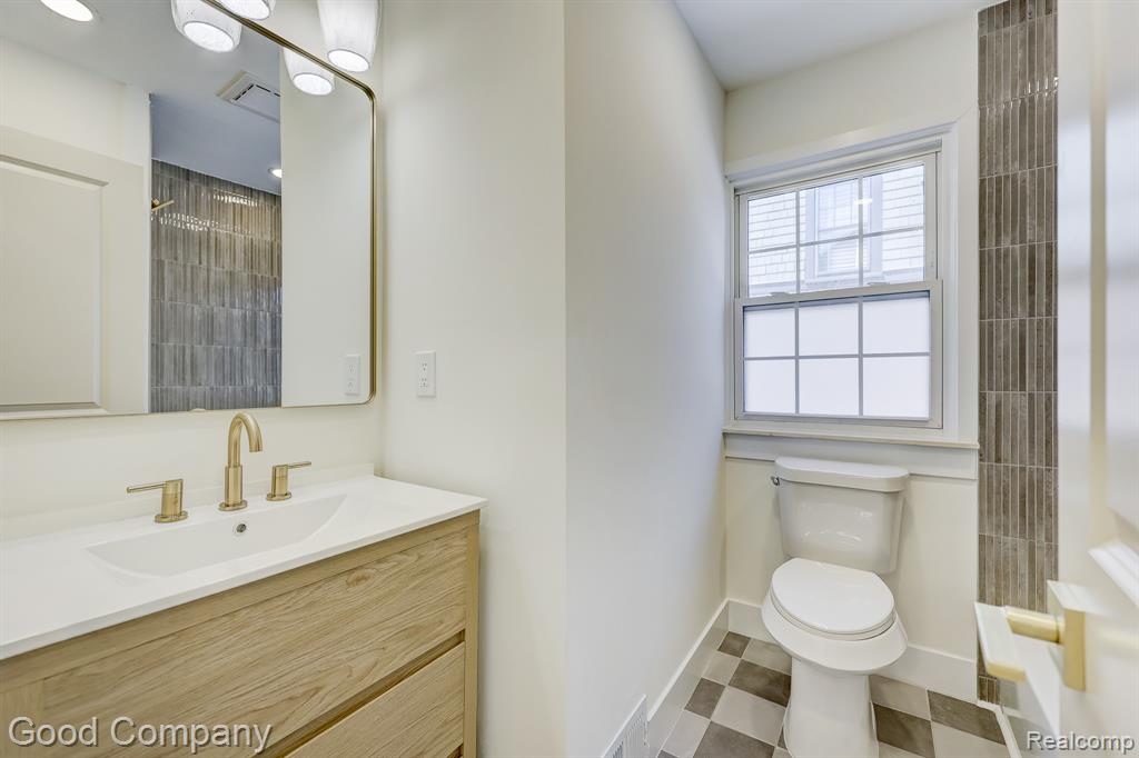 23 Fairwood Boulevard, Pleasant Ridge, MI — Photo 27
