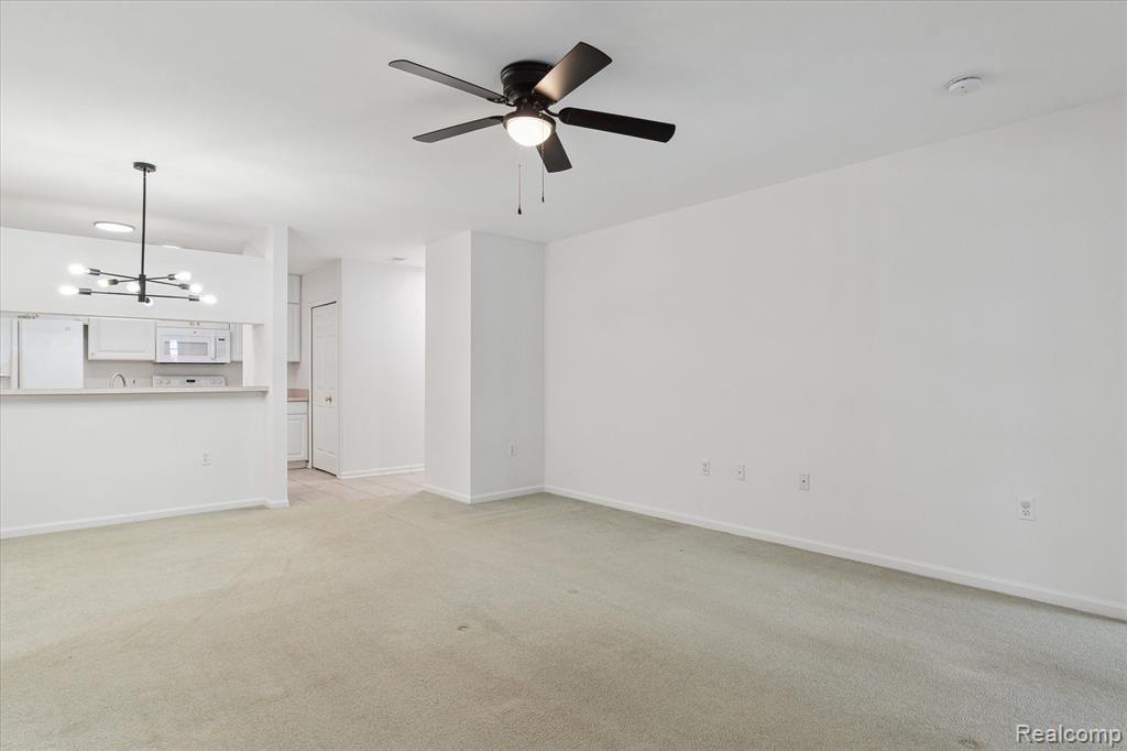 2670 S KNIGHTSBRIDGE Circle, Ann Arbor, MI 48105 — Photo 13