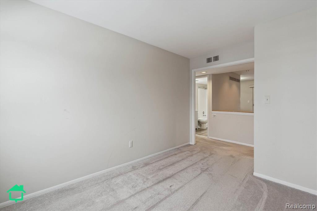 256 LAKE VILLAGE Drive, Walled Lake, MI 48390 — Photo 11